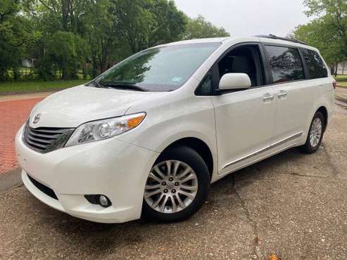 2017 Toyota Sienna XLE - - by dealer - vehicle for sale in Gladewater, TX