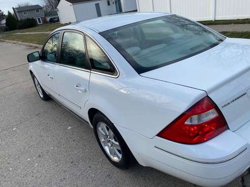 2007 Ford Five Hundred SEL - cars & trucks - by owner - vehicle... for sale in Utica, MI