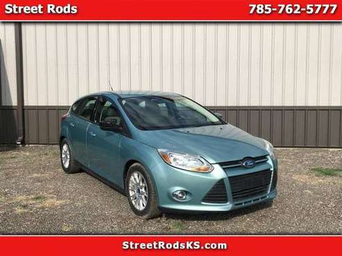 2012 Ford Focus SE - cars & trucks - by dealer - vehicle automotive... for sale in Junction City, KS