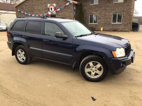 2005 Jeep Grand Cherokee Laredo 4WD V8 - camper/towing package - 172K for sale in Farmington, MN