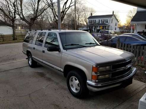 1999 Chevrolet Suburban - cars & trucks - by owner - vehicle... for sale in Trenton, OH