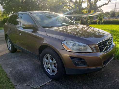 2010 VOLVO XC60 SE - cars & trucks - by dealer - vehicle automotive... for sale in Bunnell, FL