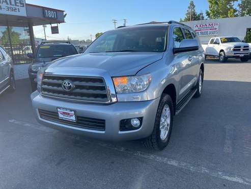 2008 Toyota Sequoia SR5 4x4 MOONROOF EXTRA CLEAN MUST SEE CALL for sale in Sacramento , CA