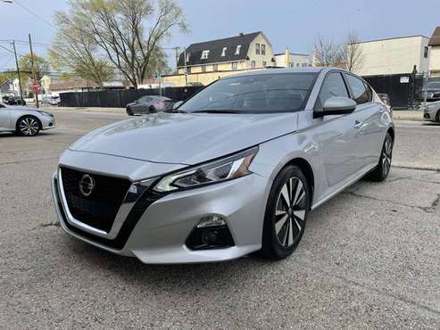 2020 Nissan Altima SL Sil/Blk 29K miles Clean title Navigation paid for sale in Baldwin, NY