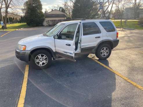 2005 Ford Escape - cars & trucks - by owner - vehicle automotive sale for sale in Addison, IL