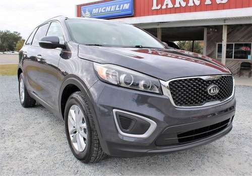2017 Kia Sorento LX FWD with Carpet Floor Trim - cars & trucks - by... for sale in Wilmington, NC