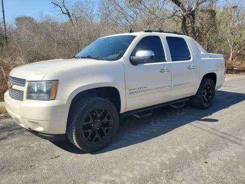 2012 CHEVROLET AVALANCHE LTZ - cars & trucks - by owner - vehicle... for sale in San Antonio, TX