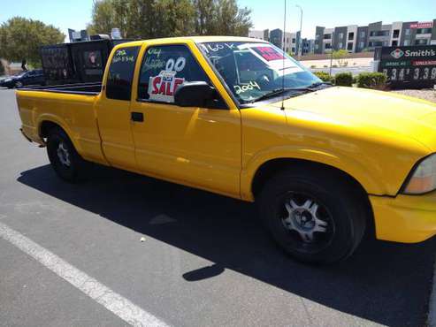 2004 Sonoma three door extended cab 164k k no check engine light for sale in Las Vegas, NV