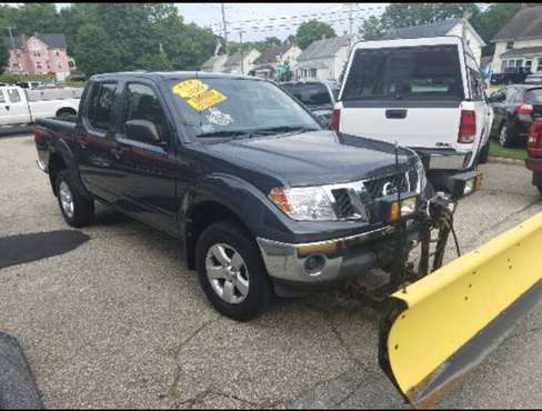 2010 Nissan Frontier Crew w/plow for sale in Southington , CT