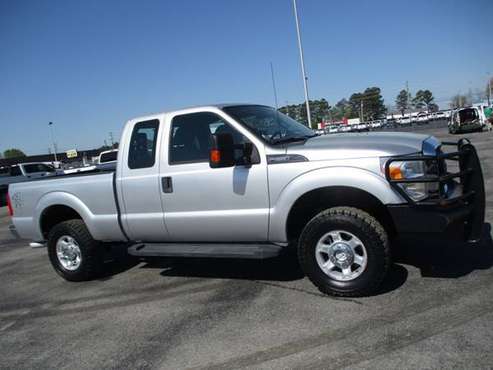 2015 Ford F250 XL Extended Cab 4wd Super Duty 95k Miles - cars & for sale in Lawrenceburg, TN