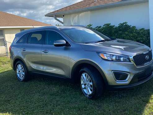 Kia Sorento 2016 - cars & trucks - by owner - vehicle automotive sale for sale in Naples, FL