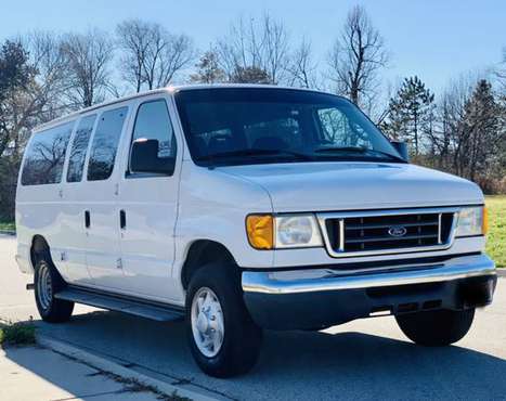 Ford E150 XLT Van (v8 2007 w/trailer hitch) - cars & trucks - by... for sale in Chicago, IL