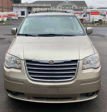 2008 Chrysler Town & Country Touring Clean van for sale in WEBSTER, NY
