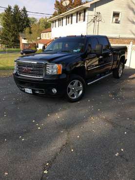 Gmc denali 2500 hd z71 crew cab gas 6.0 EXCELLENT condition - cars &... for sale in ENDICOTT, NY