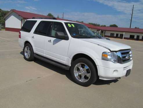 2009 Ford Expedition XLT, 8 passenger,4x4(REDUCED) - cars & trucks -... for sale in Council Bluffs, NE