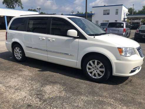 2012 Chrysler Town&Country back-up cam, Very clean, bad credit OK! -... for sale in Tallmadge, OH