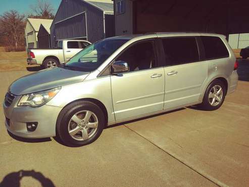 2009 Mini Van - cars & trucks - by owner - vehicle automotive sale for sale in Lake Elmo, MN