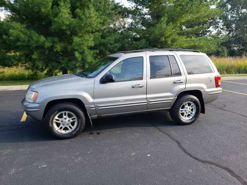 2000 JEEP GRAND CHEROKEE LIMITED 4WD - cars & trucks - by owner -... for sale in Batavia, IL