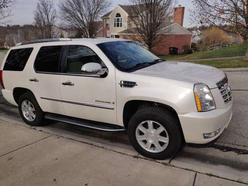 2008 Cadillac Escalade - cars & trucks - by owner - vehicle... for sale in Cincinnati, OH