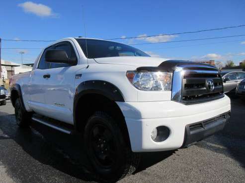 ** 2011 TOYOTA TUNDRA DOUBLE CAB SR5 4WD- LOADED! GUARANTEED FINANCE! for sale in Lancaster, PA