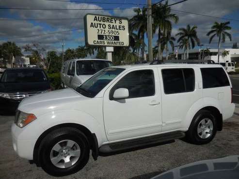 2005 Nissan Pathfinder 3rd Row Seating - cars & trucks - by dealer -... for sale in Delray Beach, FL