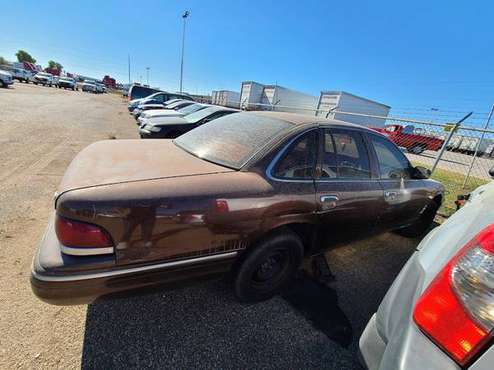 1997 FORD Crown Victoria - cars & trucks - by dealer - vehicle... for sale in Dallas, TX
