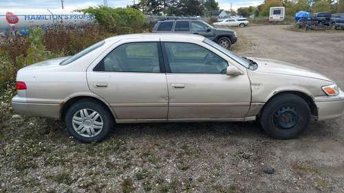 2001 TOYOTA CAMRY, AUTO, 4CYL, RUNS AND DRIVES, CHEAP TRANSPORTATION... for sale in Howell, MI