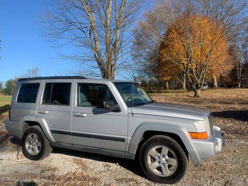 2007 jeep commander 4x4 3rd row - cars & trucks - by dealer -... for sale in Wooster, OH