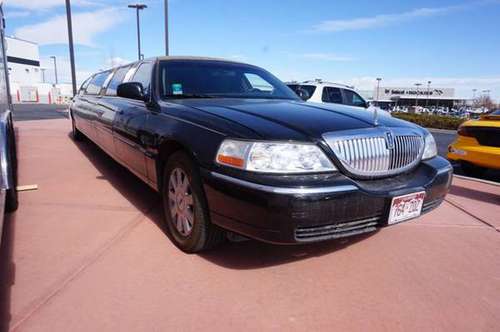 2006 Lincoln Town Car Executive w/Limousine Pkg - cars & trucks - by... for sale in Windsor, CO