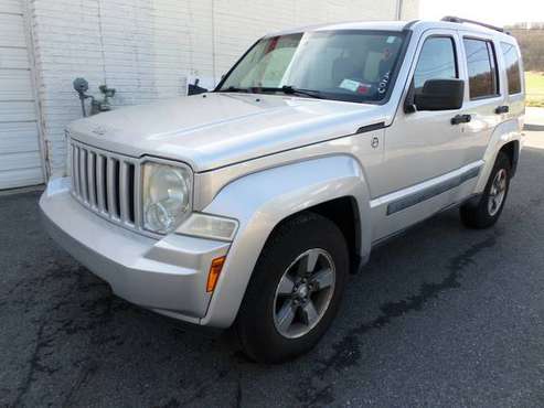 2008 JEEP LIBERTY 4x4 - excellent condition 120k miles - cars & for sale in Stewartsville, PA