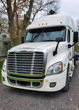 2011 Freightliner Cascadia - cars & trucks - by owner - vehicle... for sale in Spencerport, NJ