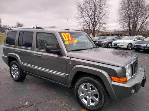 2007 Jeep Commander Limited V-8 4X4 ! Priced to move ! - cars & for sale in Spring Hill, MO