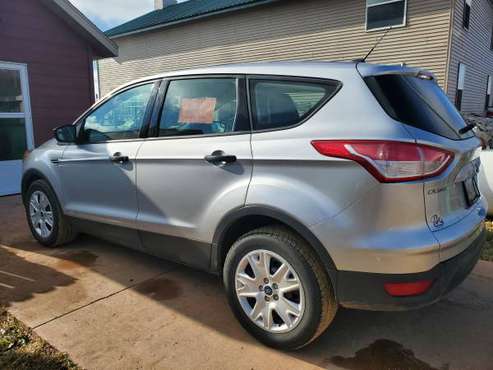 2014 Ford escape low miles - cars & trucks - by owner - vehicle... for sale in Sioux Falls, SD