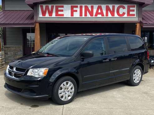 2014 CHRYSLER TOWN&COUNTRY, 8 PASSENGER MINN VAN GREAT CONDITION -... for sale in Cambridge, MN