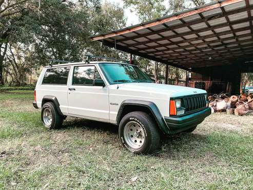 MINT 1995 Jeep Cherokee - cars & trucks - by owner - vehicle... for sale in TAMPA, FL