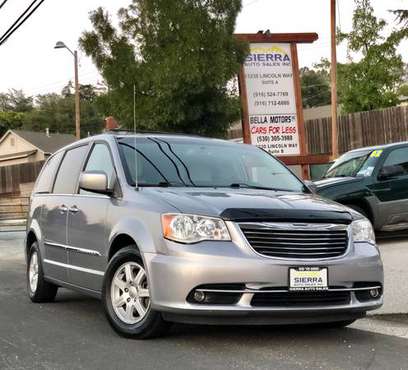 2013 Chrysler Town & Country Touring! Luxurious Minivan! - cars &... for sale in Auburn , CA