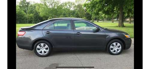 2010 Toyota Camry le - cars & trucks - by dealer - vehicle... for sale in Westbury , NY