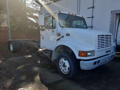 2001 Intl 4700 Cab & Chassis 8707 - - by dealer for sale in Kent, WA