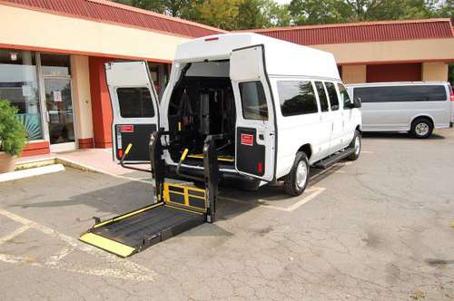 HANDICAP ACCESSIBLE WHEELCHAIR LIFT EQUIPPED VAN.....UNIT# 2309FW -... for sale in Charlotte, VA