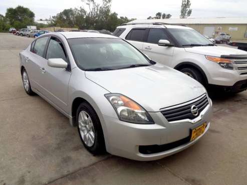 2009 Nissan Altima 2.5 - cars & trucks - by dealer - vehicle... for sale in Marion, IA