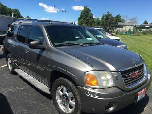2005 GMC ENVOY XUV - cars & trucks - by dealer - vehicle automotive... for sale in URBANA, IL