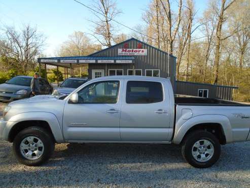 2005 Toyota Tacoma CREW V6 4x4 Michelin Tires 90 for sale in Hickory, TN