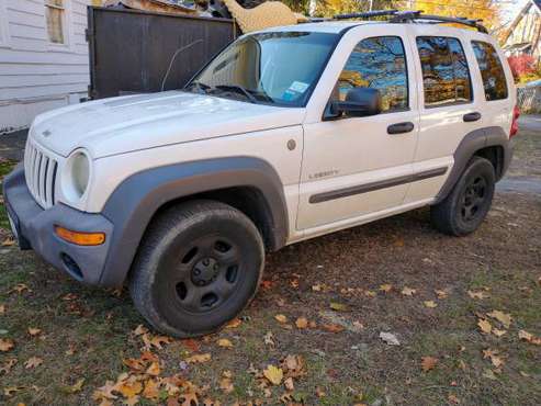 2004 JEEP LIBERTY SPORT - cars & trucks - by owner - vehicle... for sale in Albany, NY