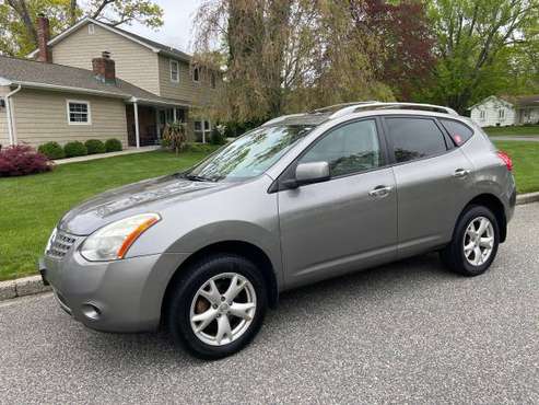 2011 Nissan Rogue SL for sale in Mount Sinai, NY