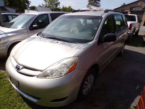 2006 Toyota Sienna CE Pkg Very Clean! *4 NEW TIRES!* for sale in Romulus, NY