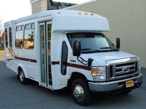 (( 2014 FORD E350 SHUTTLE VAN w/Wheelchair Lift )) Very Low Miles! -... for sale in Mechanicville, NY, MA