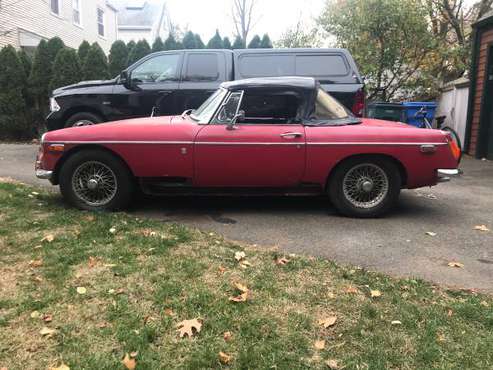 MGB 1970 and parts - cars & trucks - by owner - vehicle automotive... for sale in Hamden, CT