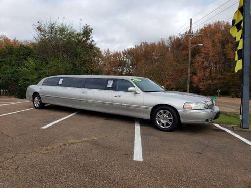 * * * * 2011 LINCOLN TOWN CAR LIMO KRYSTAL EDITION * * * * - cars &... for sale in Senatobia, TN
