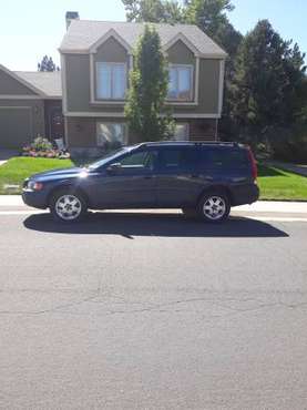2004 VOLVO V70 XC for sale in Commerce City, CO