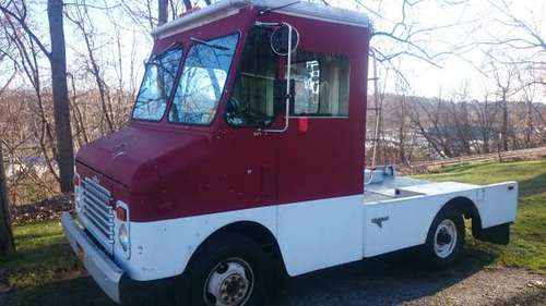 1983 Chevrolet P-30 CHASSIS KURBMASTER - cars & trucks - by owner -... for sale in Rochester , NY